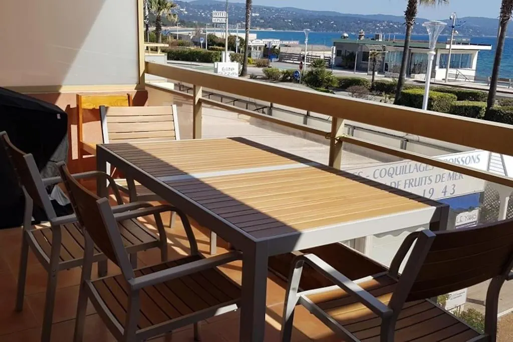 2 Piéces Clim Face a la plage vue Mer Cavalaire-sur-Mer